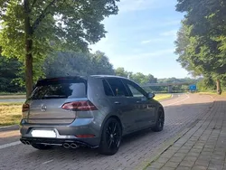 Grau Gebraucht 2019 VW Golf VII R Limousine | 29.999 €