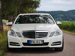 Weiß Gebraucht 2011 Mercedes E350 Avantgarde Limousine | 13.000 € (Etwas zu teuer)