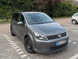 Grau Gebraucht 2011 VW Touran Van / Kleinbus | 5.000 € (Guter Preis)