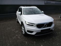 Icewhite solid Gebraucht 2019 Volvo XC40 Momentum SUV | 22.100 € (Guter Preis)