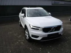 Icewhite solid Gebraucht 2019 Volvo XC40 Momentum SUV | 22.100 € (Fairer Preis)