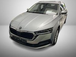 Silber Gebraucht 2022 Skoda Octavia Ambition Kombi | 21.998 € (Superpreis)