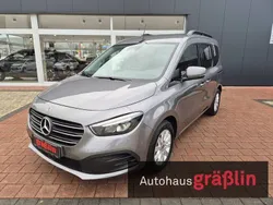 Grau Gebraucht 2022 Mercedes T180 Progressive Van / Kleinbus | 25.900 € (Fairer Preis)