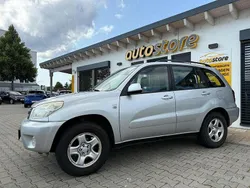 Silver metallic (metallic) Gebraucht 2005 Toyota RAV4 SUV | 4.985 € (Fairer Preis)