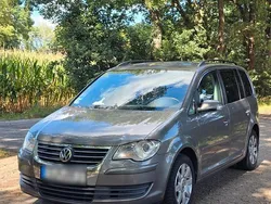 Grau Gebraucht 2007 VW Touran Van / Kleinbus | 4.600 € (Fairer Preis)