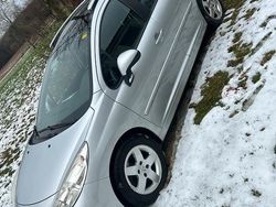 Silber Gebraucht 2008 Peugeot 207 Kombi | 2.500 €