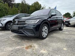 Schwarz Gebraucht 2022 VW Tiguan Allspace Life SUV | 40.040 € (Etwas zu teuer)