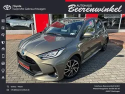 Grau Gebraucht 2022 Toyota Yaris Team Limousine | 19.980 € (Fairer Preis)