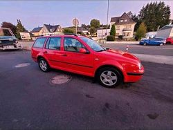 Rot Gebraucht 2002 VW Golf IV Kombi | 2.000 € (Etwas zu teuer)