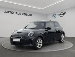 Midnight black Gebraucht 2023 Mini Cooper SE Hatch Kleinwagen | 21.780 € (Fairer Preis)