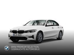 Weiß Gebraucht 2022 BMW 318 Sport Line Limousine | 26.890 € (Guter Preis)
