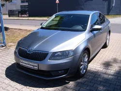 Grau Gebraucht 2013 Skoda Octavia Elegance Limousine | 5.490 € (Guter Preis)