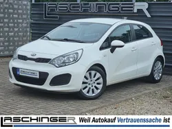Weiß Gebraucht 2013 Kia Rio Edition 7 Limousine | 5.780 € (Guter Preis)