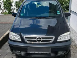 Schwarz Gebraucht 2003 Opel Zafira Van / Kleinbus | 620 € (Guter Preis)