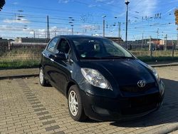 Schwarz Gebraucht 2011 Toyota Yaris Kombi | 4.100 € (Fairer Preis)