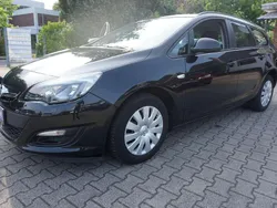 Graphitschwarz/carbon flash/ Gebraucht 2013 Opel Astra Edition Kombi | 7.999 € (Teuer)