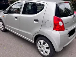 Silber Gebraucht 2009 Suzuki Alto Basic Kleinwagen | 2.250 € (Fairer Preis)