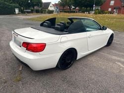 Weiß Gebraucht 2011 BMW 320 Cabriolet M Sport Cabrio | 10.000 € (Guter Preis)