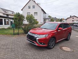 Rot Gebraucht 2019 Mitsubishi Outlander P-HEV Plus SUV | 19.900 € (Guter Preis)
