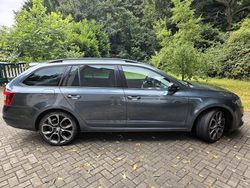 Grau Gebraucht 2015 Skoda Octavia RS Kombi | 12.000 € (Guter Preis)