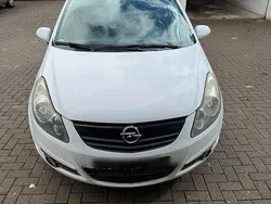Weiß Gebraucht 2010 Opel Corsa Kleinwagen | 2.600 € (Guter Preis)