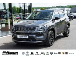 Graphite grey metallic) (grau Gebraucht 2024 Jeep Compass SUV | 29.895 € (Guter Preis)
