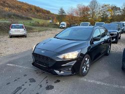 Schwarz Gebraucht 2019 Ford Focus ST-Line Limousine | 13.800 € (Fairer Preis)