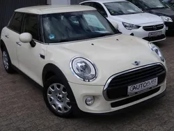 Weiß Gebraucht 2018 Mini Cooper Kleinwagen | 7.950 €