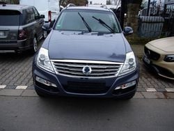 Grau (metallic) Gebraucht 2015 Ssangyong (KGM) Rexton Sapphire SUV | 9.380 €
