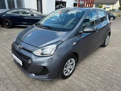 Grau Gebraucht 2018 Hyundai i10 Classic Kleinwagen | 7.600 € (Fairer Preis)