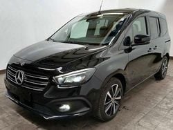 Loparitschwarz Gebraucht 2022 Mercedes T180 Edition Van / Kleinbus | 25.990 € (Etwas zu teuer)