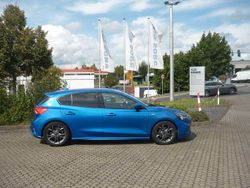 Blau Gebraucht 2018 Ford Focus ST-Line Limousine | 13.400 € (Teuer)