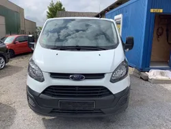 Weiß Gebraucht 2016 Ford Transit Custom Van / Kleinbus | 7.400 €