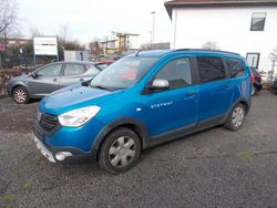 Blau Gebraucht 2017 Dacia Lodgy Celebration Van / Kleinbus | 7.199 € (Guter Preis)