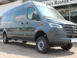Grau Neu 2025 Mercedes Sprinter Van | 78.900 €