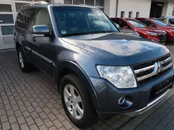 Grau Gebraucht 2007 Mitsubishi Pajero Intense SUV | 6.998 € (Guter Preis)