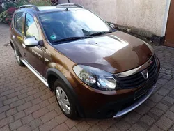 Braun Gebraucht 2012 Dacia Sandero Stepway Kleinwagen | 4.800 € (Guter Preis)