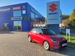 Burning/super black pearl Gebraucht 2024 Suzuki Swift Comfort Kleinwagen | 19.999 € (Etwas zu teuer)