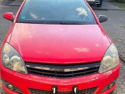 Rot Gebraucht 2009 Opel Astra GTC Innovation Coupé | 600 €
