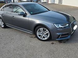 Grau Gebraucht 2016 Audi A4 Sport Limousine | 21.000 € (Fairer Preis)