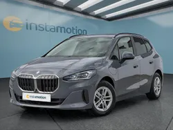 Grau Gebraucht 2023 BMW 225 Active Tourer Van / Kleinbus | 29.549 € (Guter Preis)