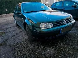 Grün Gebraucht 2000 VW Golf IV Basis Kleinwagen | 900 € (Guter Preis)