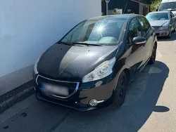 Schwarz Gebraucht 2012 Peugeot 208 Kleinwagen | 4.499 € (Fairer Preis)