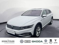 Weiß Gebraucht 2023 VW Passat Alltrack Kombi | 29.650 € (Guter Preis)