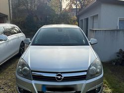 Grau Gebraucht 2004 Opel Astra Limousine | 500 € (Superpreis)