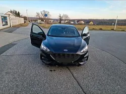 Schwarz Gebraucht 2019 Ford Focus Limousine | 10.500 € (Fairer Preis)