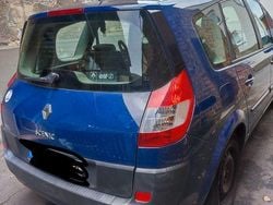 Blau Gebraucht 2005 Renault Scénic II Dynamique Van / Kleinbus | 1.700 € (Fairer Preis)