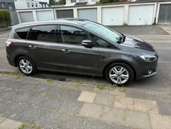Grau Gebraucht 2019 Ford S-MAX Business Edition Van / Kleinbus | 13.500 € (Fairer Preis)