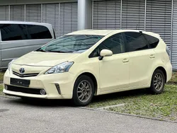 Weiß Gebraucht 2015 Toyota Prius+ Comfort Van / Kleinbus | 5.800 € (Fairer Preis)