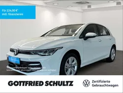 Weiß Gebraucht 2024 VW Golf VIII Life Limousine | 27.200 € (Fairer Preis)